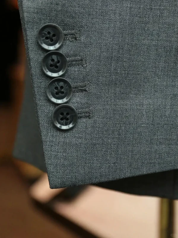 ComfyUI_00001_szrlg_1759130808 Modern Chinese Mao Suit | Mandarin Collar Blazer & Trousers Set | Custom OEM Service Available