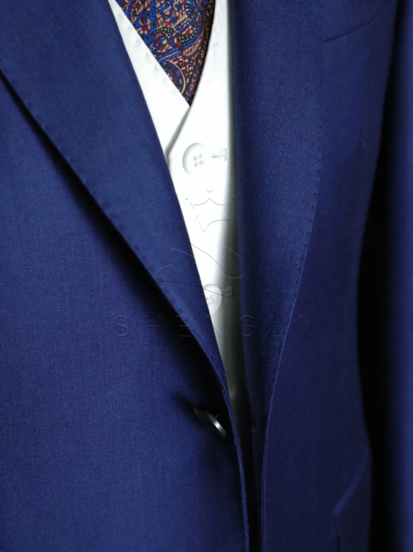 ComfyUI_00001_pqjlg_1762307504 Regal Blue Executive Suit | Loro Piana Wool Craftsmanship | Bespoke Business Attire