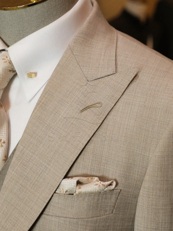 ComfyUI_00007_modsz_1762309852 Oatmeal-Colored Wedding Suit Collection | Italian Wool Three-Piece Sets for Outdoor Ceremonies